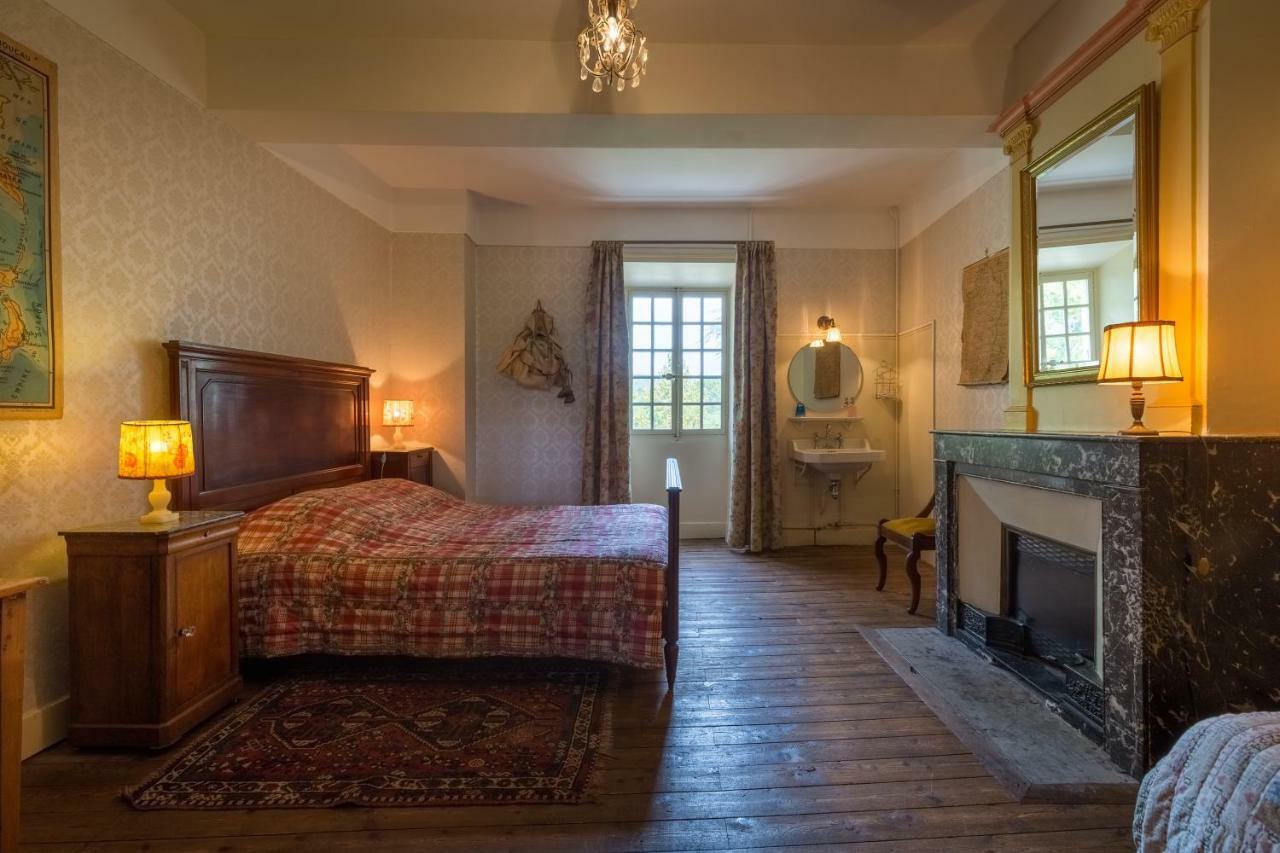 Bed and Breakfast Domaine De L'Amiral Saint-Laurent-du-Pape Exterior foto